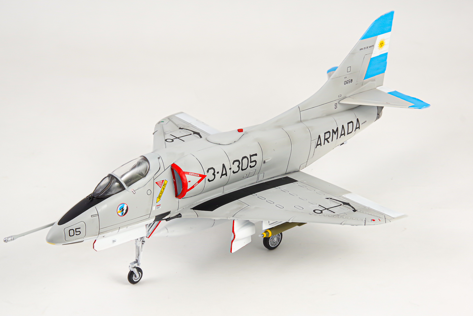 エアフィックス 1/72 ブリティッシュ・ファントム 完成品 FG.1 AIRFIX F-4K飛行機模型完成品 - 模型工房M