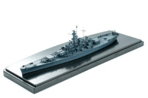 トランぺッター／ピットロードの1/700 アメリカ海軍戦艦　サウスダコタのプラモデルの完成品。第三次ソロモン海戦時に改造。