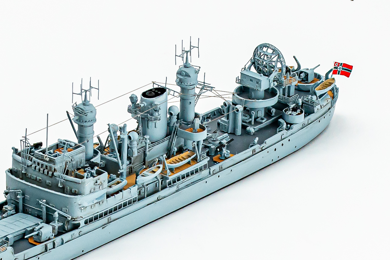 NIKOモデル　レジンキット　1/700 ドイツ海軍夜間戦闘機指揮艦の完成品