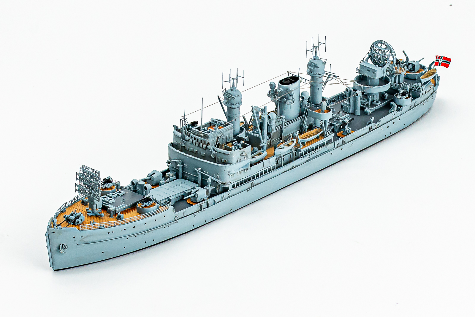NIKOモデル　レジンキット　1/700 ドイツ海軍夜間戦闘機指揮艦の完成品