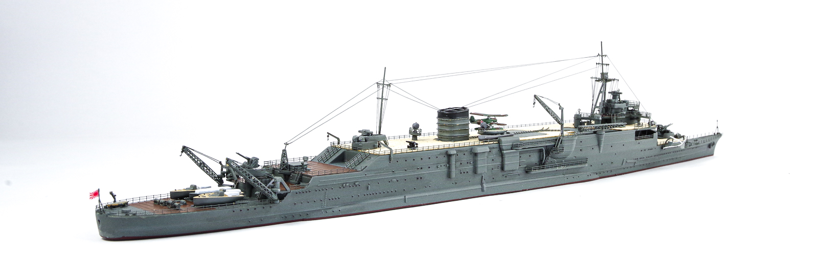 アオシマ　1/700 日本海軍潜水母艦大鯨　プラモデル　ディテールアップ完成品