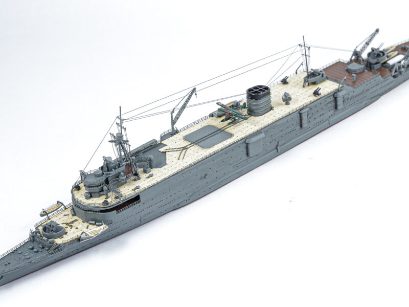 アオシマ　1/700 日本海軍潜水母艦大鯨　プラモデル　ディテールアップ完成品