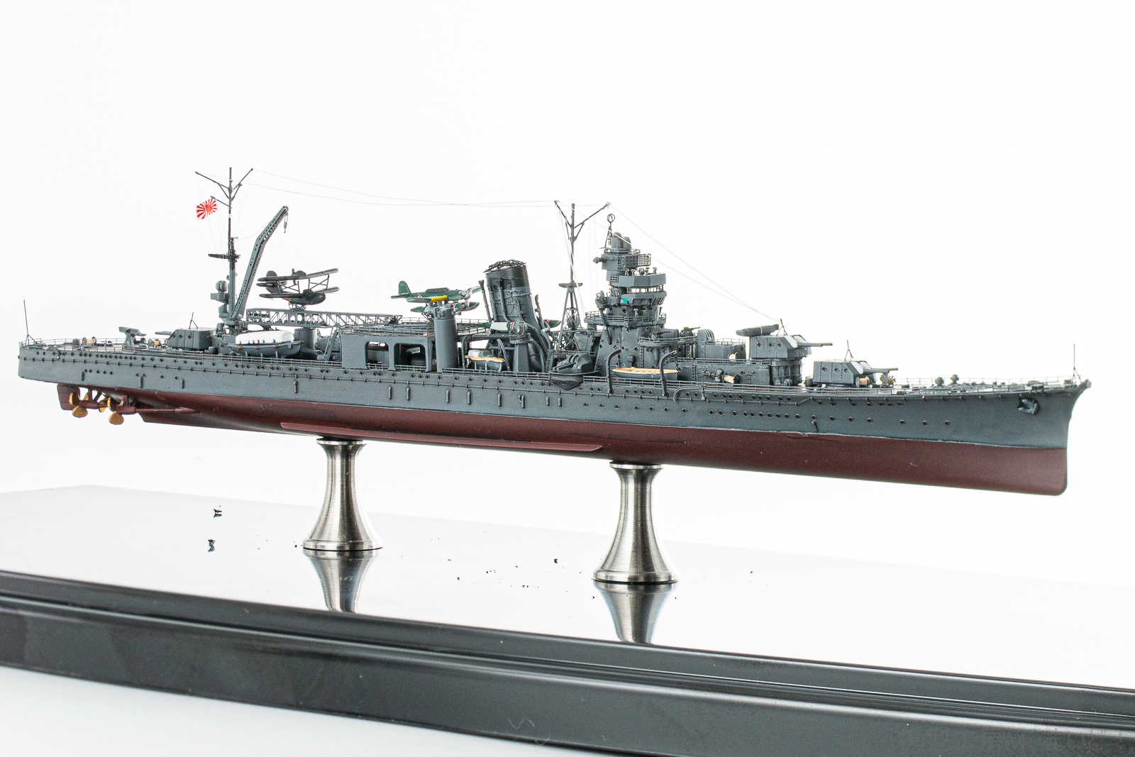 1/700 日本海軍巡洋艦　阿賀野　塗装済完成品