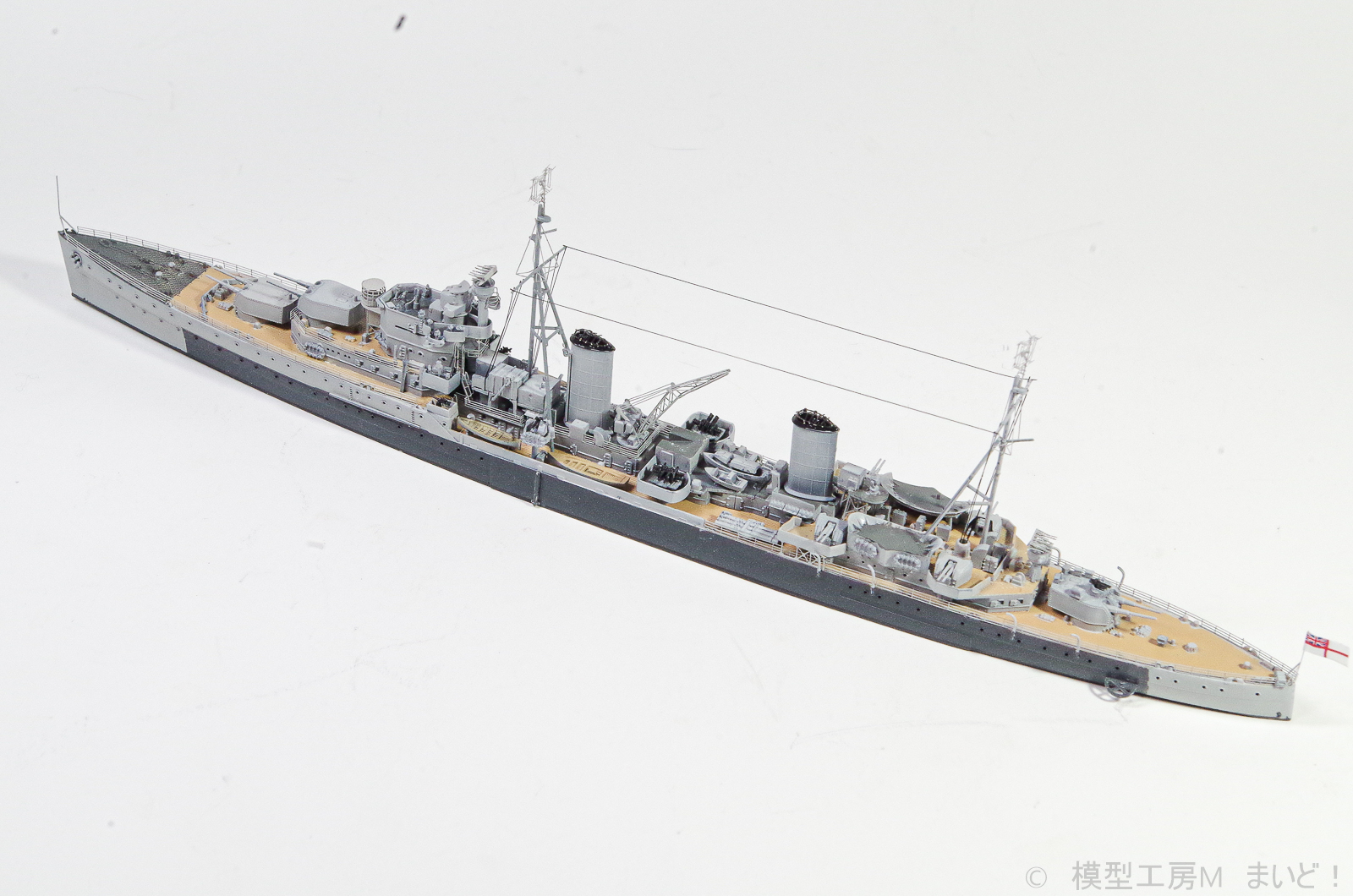 フライホーク 1/700 イギリス軽巡洋艦「オーロラ」完成品 FLYHAWK HMS