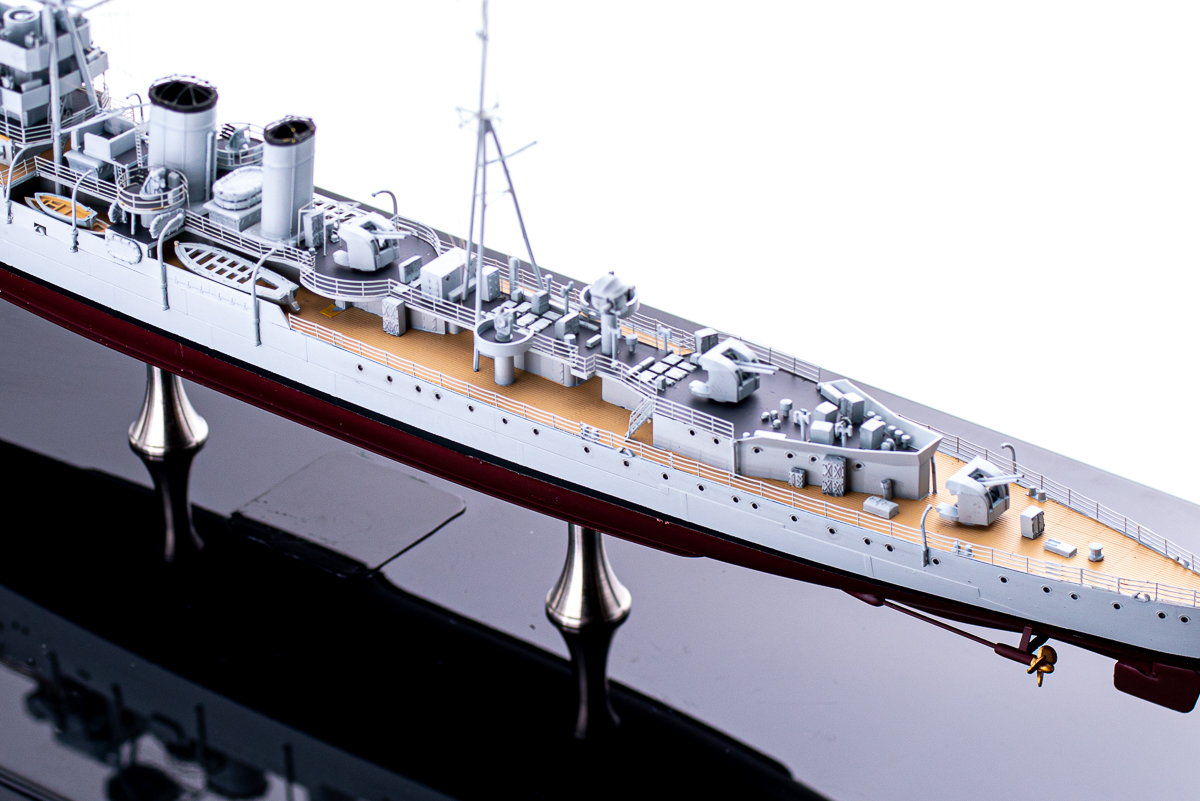 トランぺッター　1/350 イギリス海軍　軽巡洋艦　カルカッタ　完成品