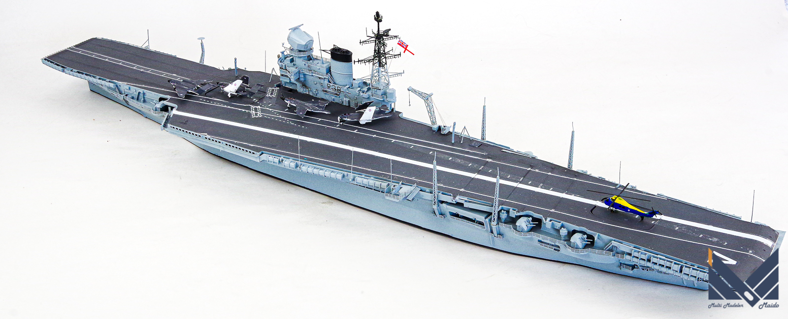 在庫あり】 イギリス海軍空母 ヴィクトリアス HPモデル 1/700 イギリス