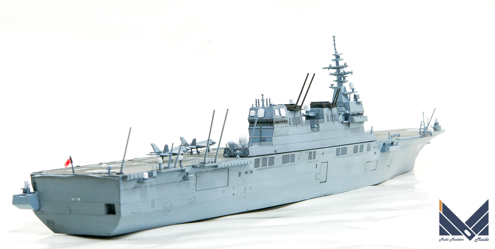 アオシマ　1/700　海上自衛隊護衛艦　いせ　プラモデル　完成品