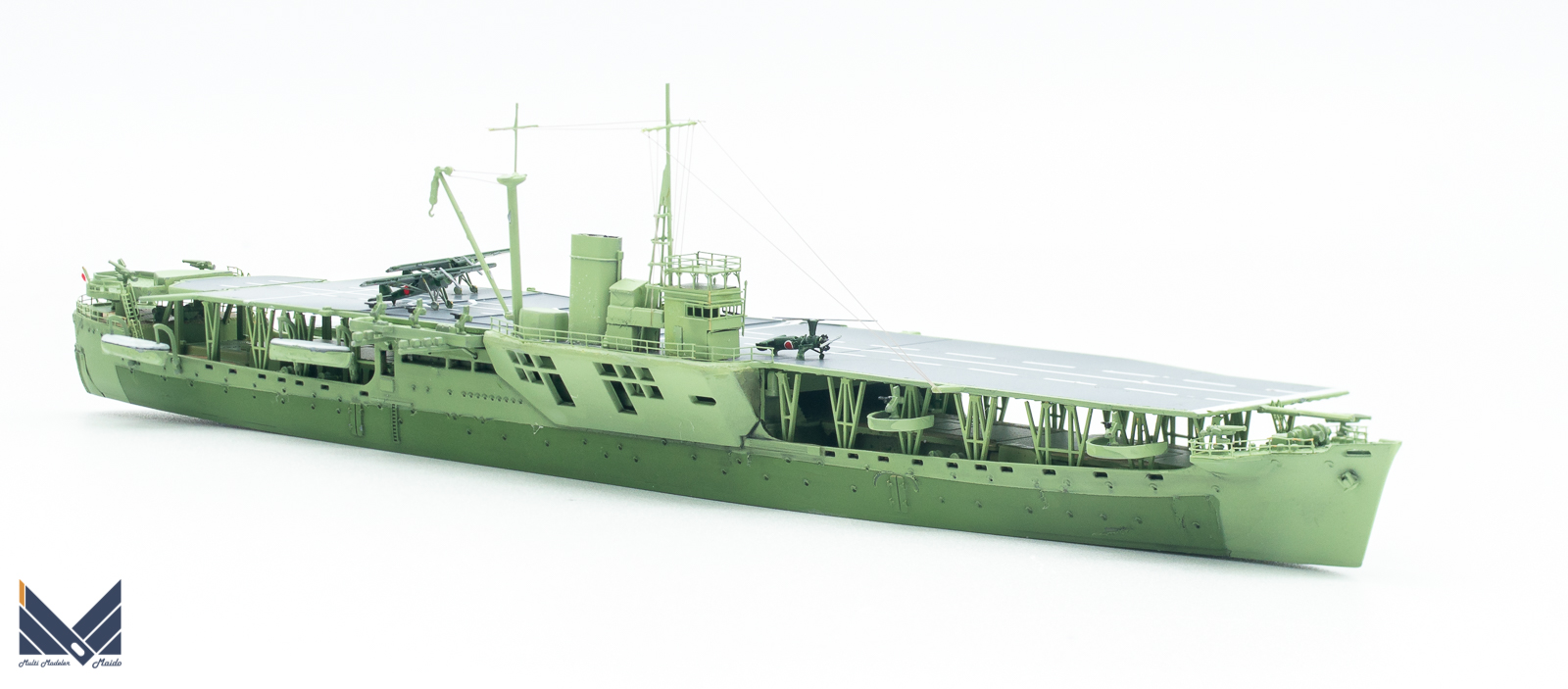 アオシマ　1/700　日本陸軍丙型特殊船　あきつ丸後期型　プラモデル　完成品
