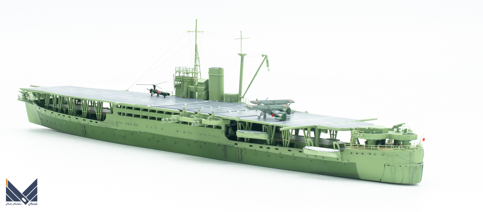 アオシマ 1/700 日本陸軍丙型特種船 あきつ丸 後期型完成品 Akitsumaru