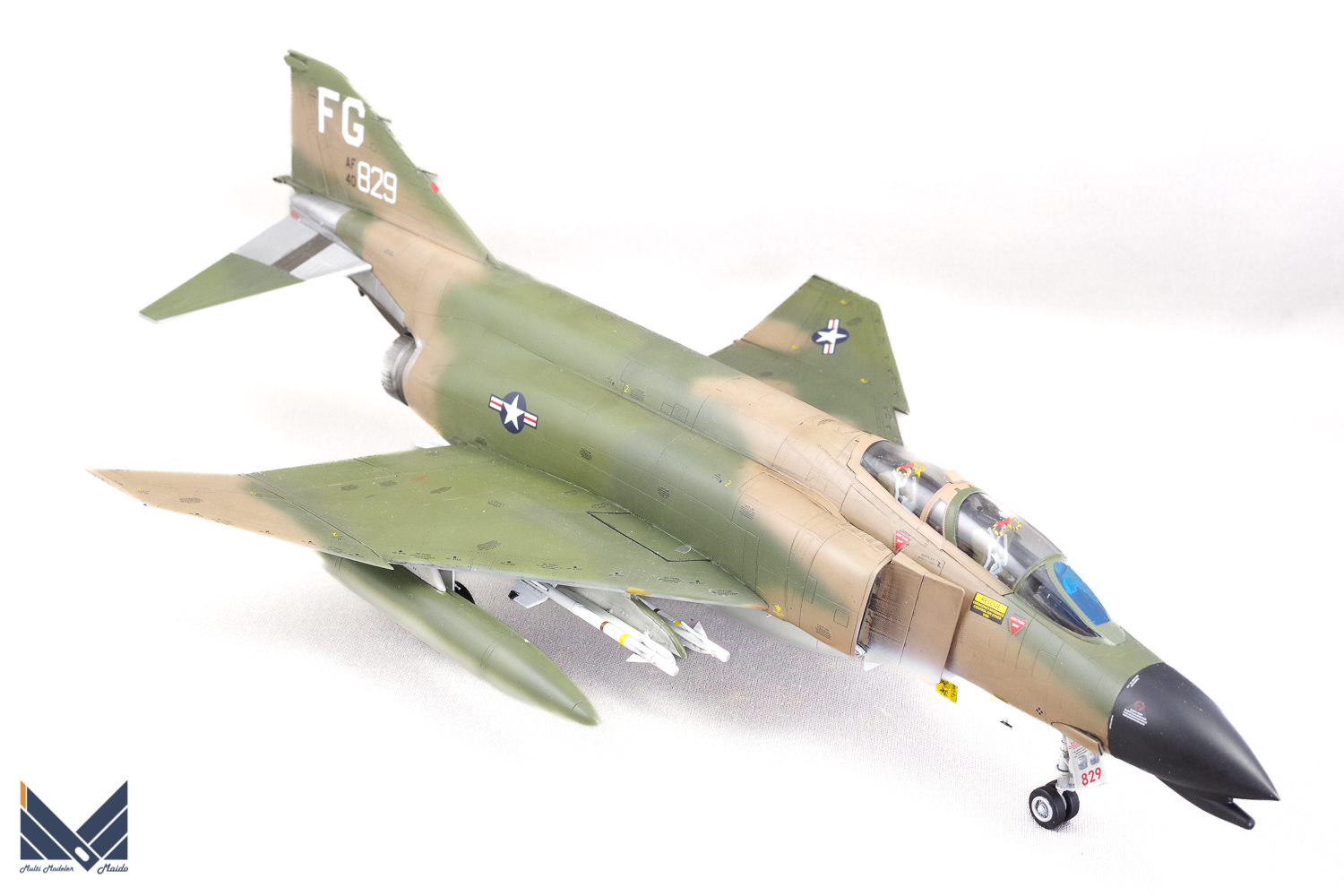 アカデミー　1/48　アメリカ空軍戦闘機F-4C　プラモデル　完成品