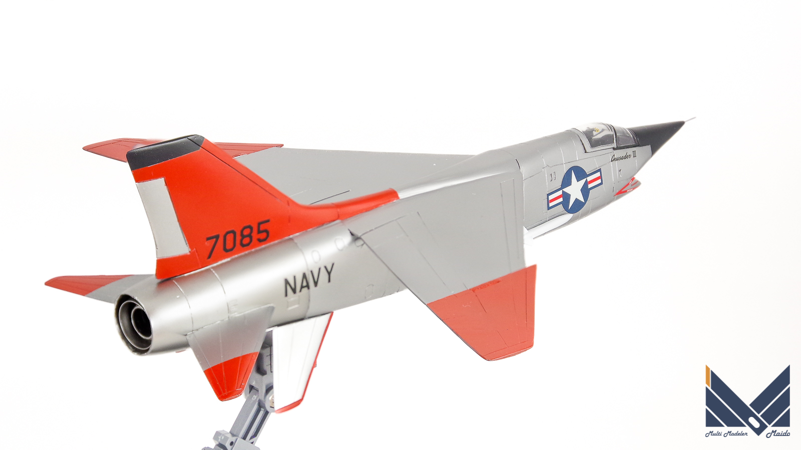 アニグランド　1/72 XF8U-3 クルーセイダーⅢ　レジンキット完成品