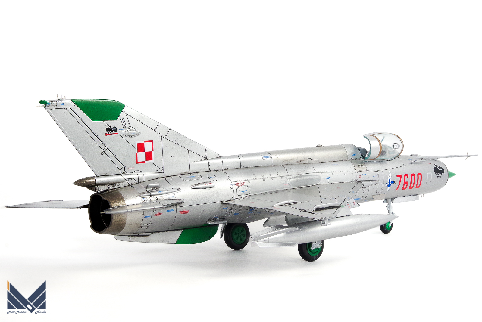 エデュアルド　1/72 MiG-21MF 　プラモデル　完成品