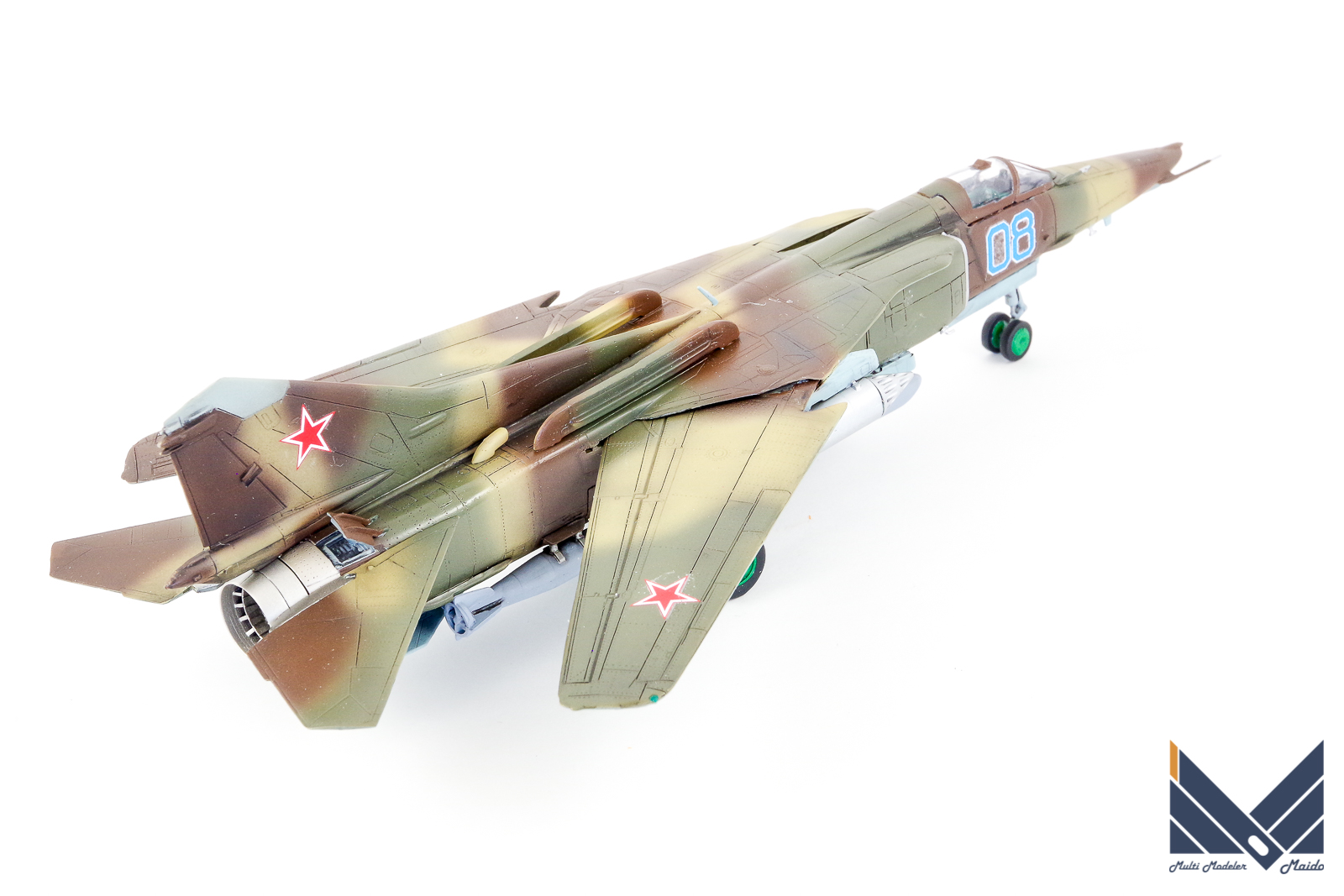 アートモデル　1/72 MiG-27　フロッガーJ　プラモデル　完成品