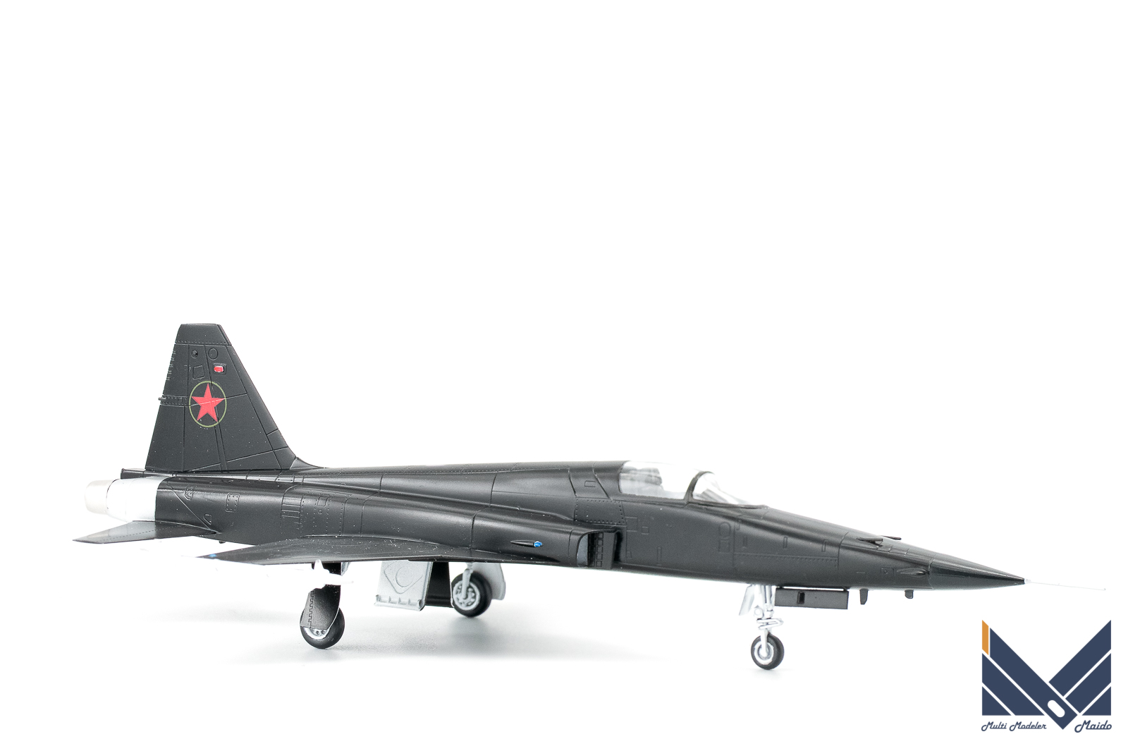 ドリームモデル 1/72 MiG-28(F-5E) 完成品DREAMMODEL 完成品- 模型工房M