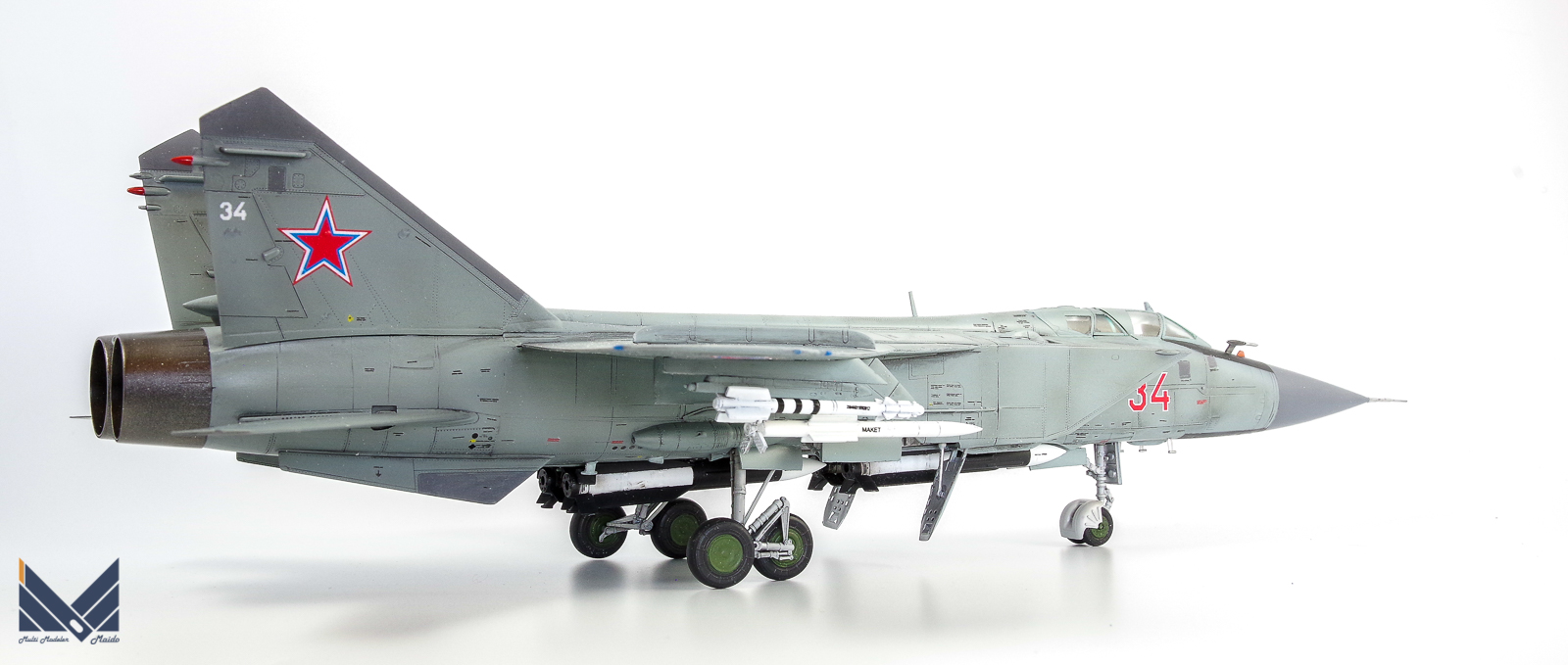 トランペッター1/72 MiG-31BM フォックスハウンド 完成品 Trumpeter