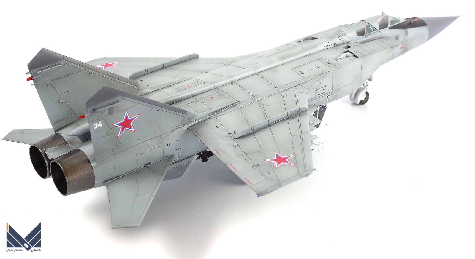 トランペッター　1/72 MiG-31BM フォックスハウンド　プラモデル　完成品