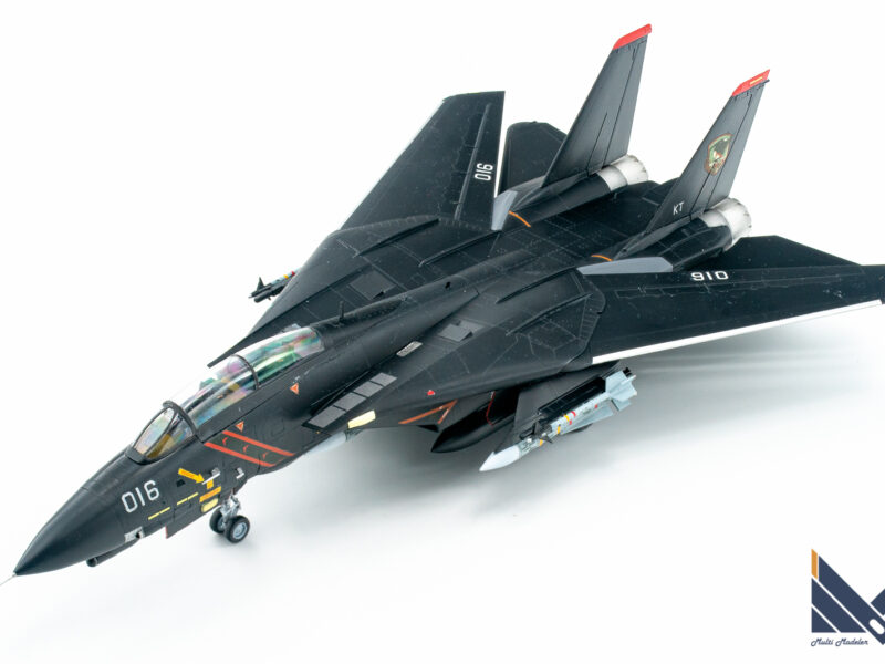 ファインモールド　1/72 F-14D　エースコンバット　ラーズグリーズ　プラモデル　完成品