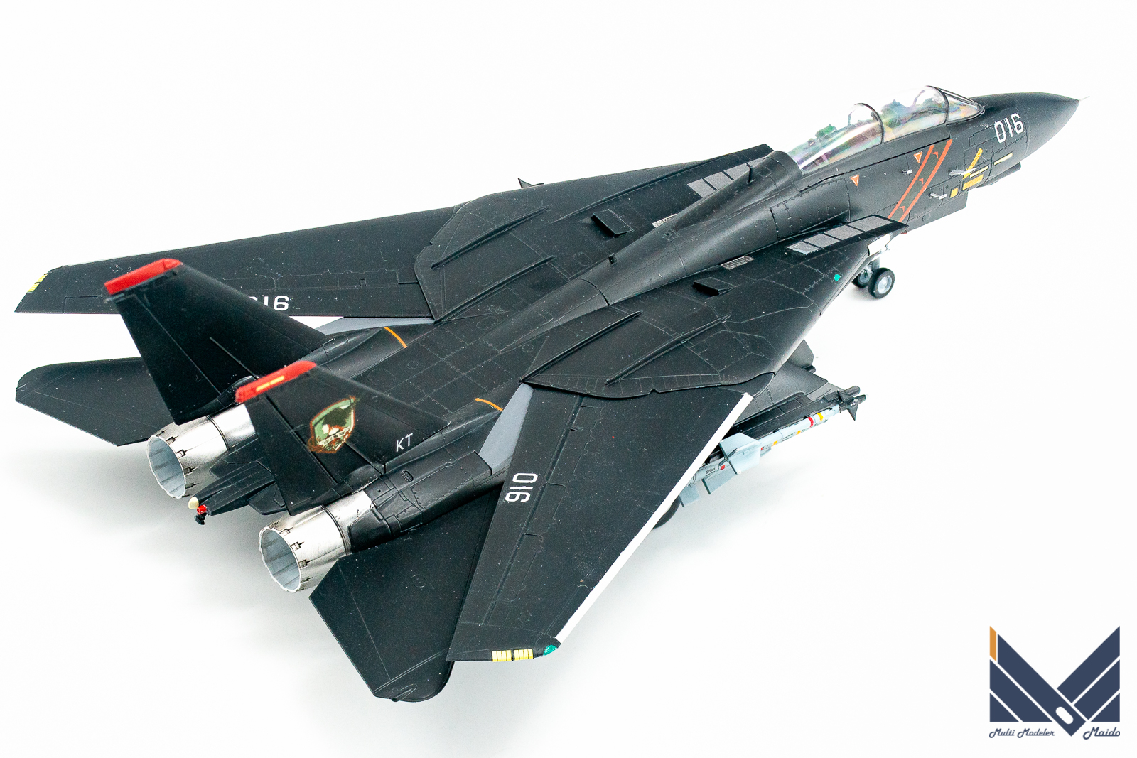 ファインモールド　1/72 F-14D　トムキャット　ラーズグリーズ　プラモデル　完成品