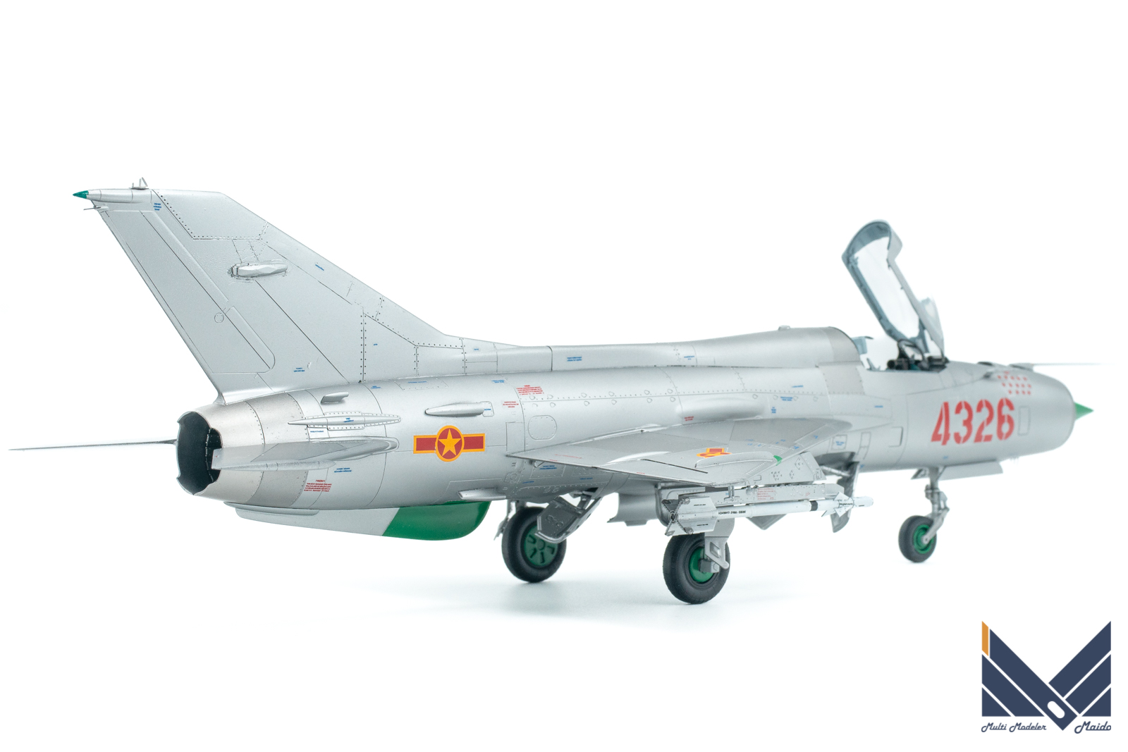 アカデミー 1/48 北ベトナム空軍 MiG-21PF グエントーン 完成品
