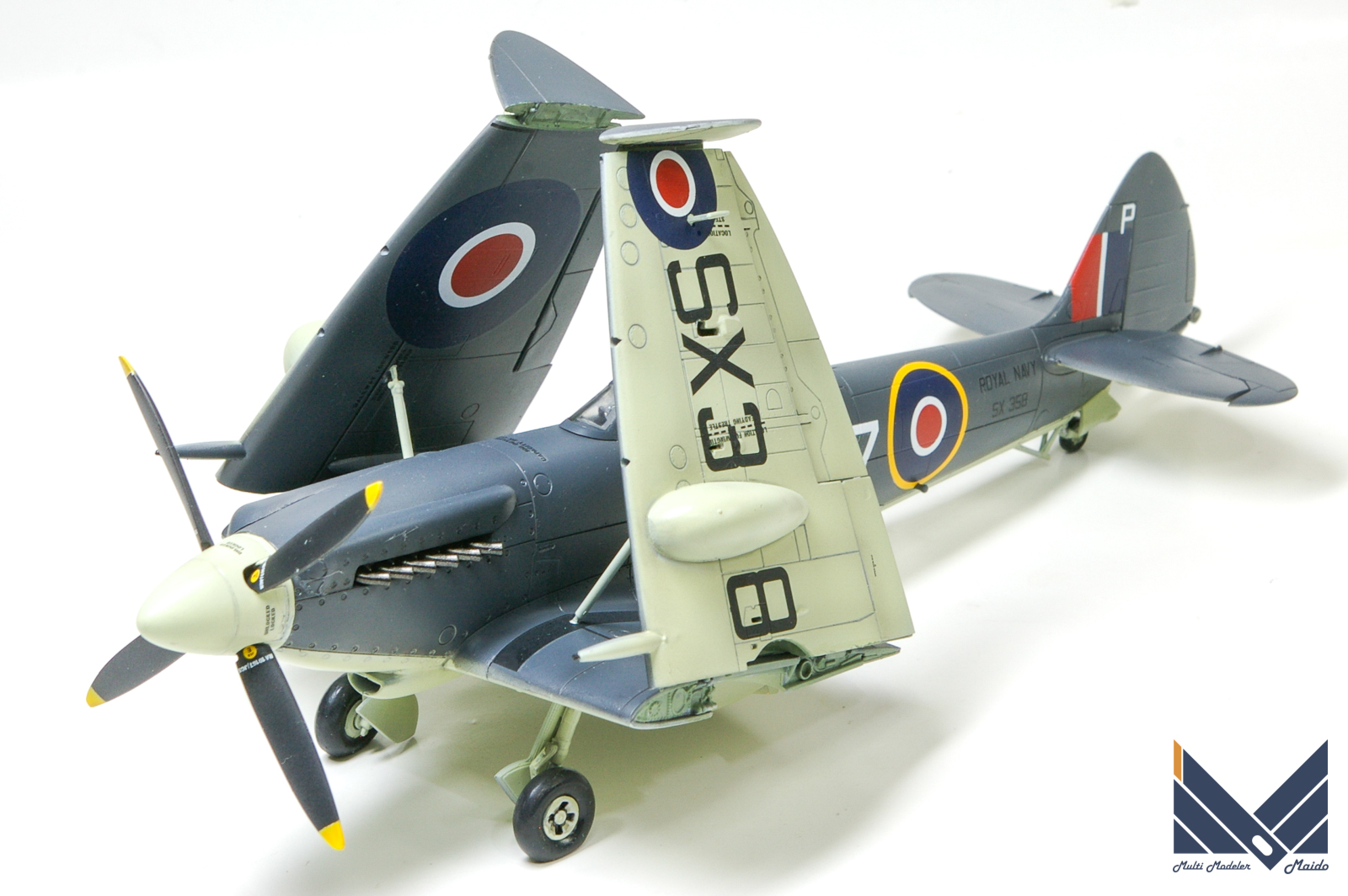 エアフィックス　1/48  イギリス海軍　シーファイア　F.17　プラモデル　完成品