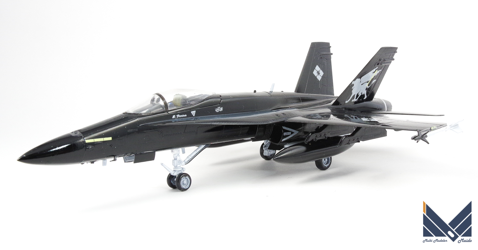 アカデミー 1/72 F/A-18A エリア88 神崎機 完成品 Academy area88 