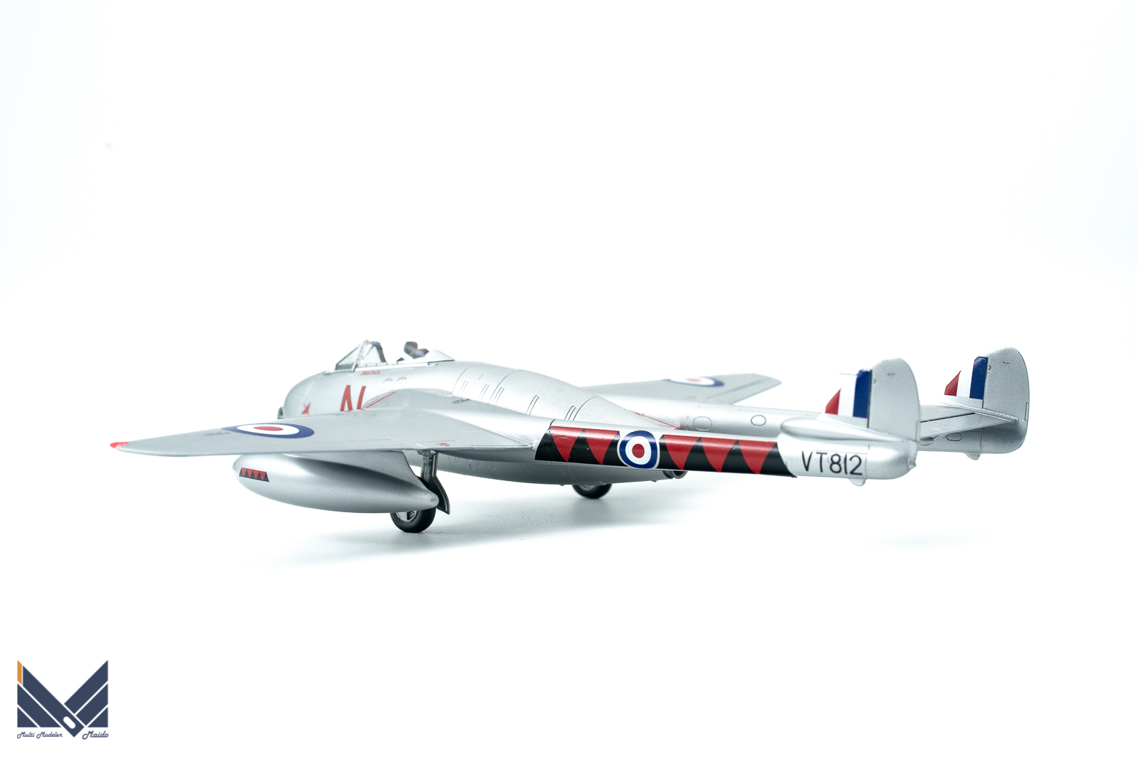 エアフィックス　1/48  イギリス空軍　ヴァンパイアF3　プラモデル　完成品