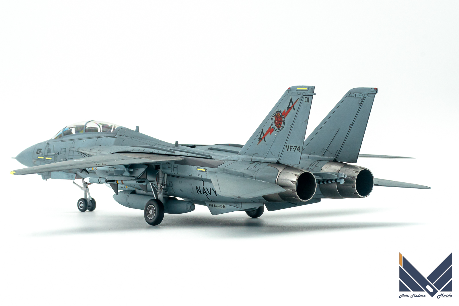 童友社／アカデミー 1/72 F-14Aプラス トムキャット 完成品 academy 