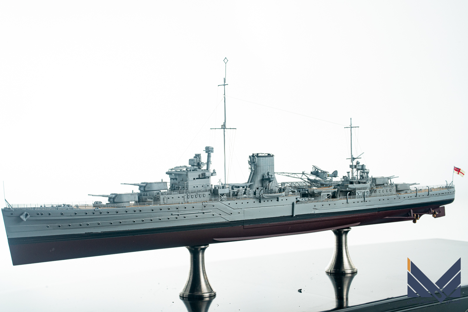 フライホーク　1/700　イギリス海軍リアンダー級軽巡洋艦　エイジャックス　プラモデル完成品