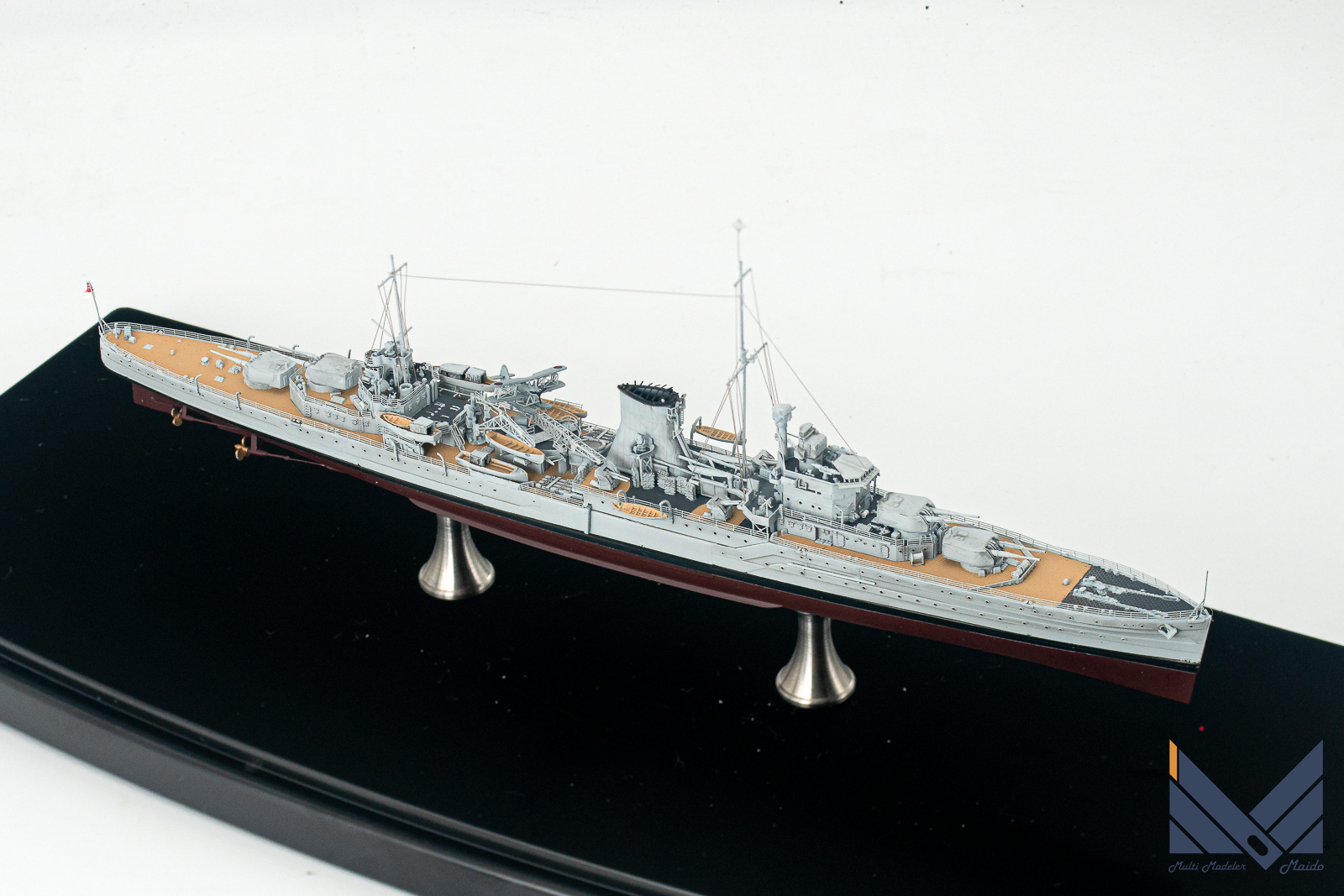 フライホーク　1/700　イギリス海軍リアンダー級軽巡洋艦　エイジャックス　プラモデル完成品