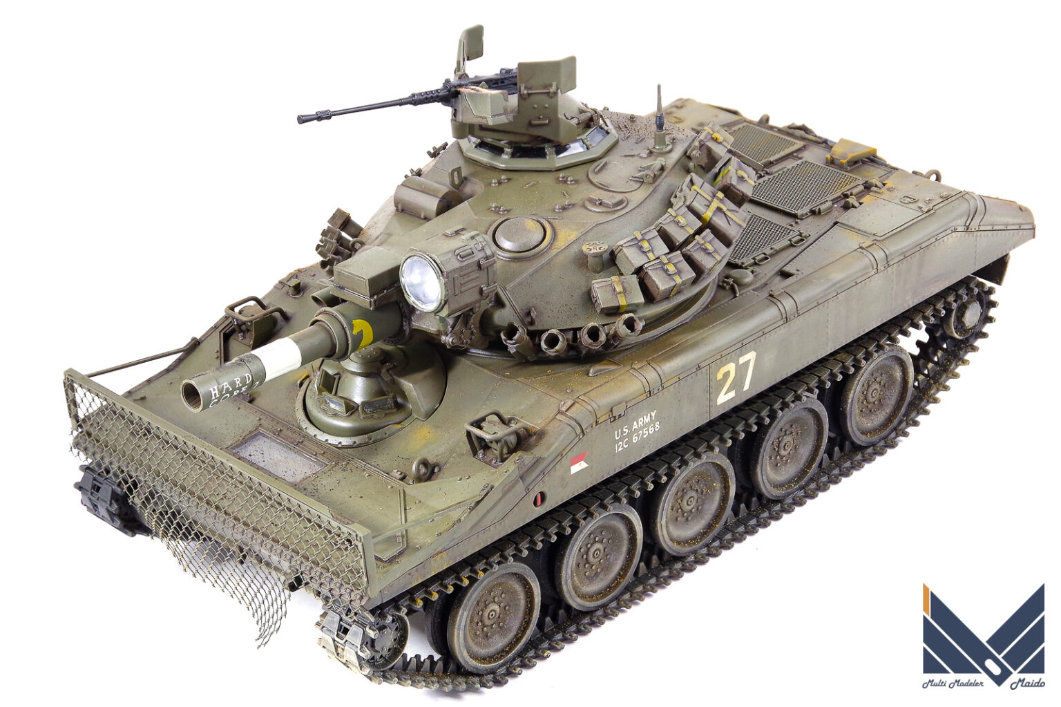 タミヤ　1/35　アメリカ　M551　シェリダン　プラモデル　完成品