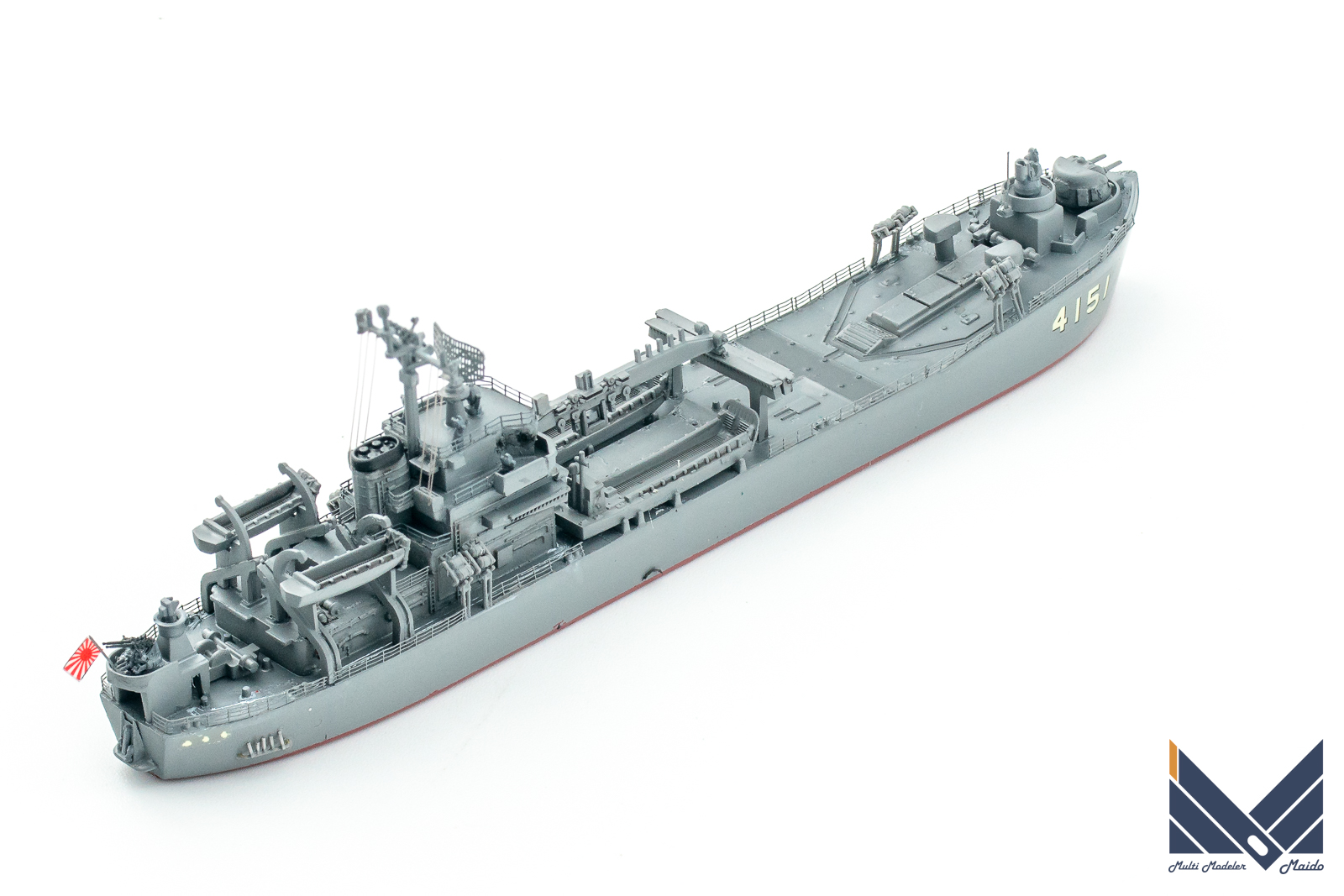 ピットロード　1/700　海上自衛隊　輸送艦　みうら　プラモデル　完成品