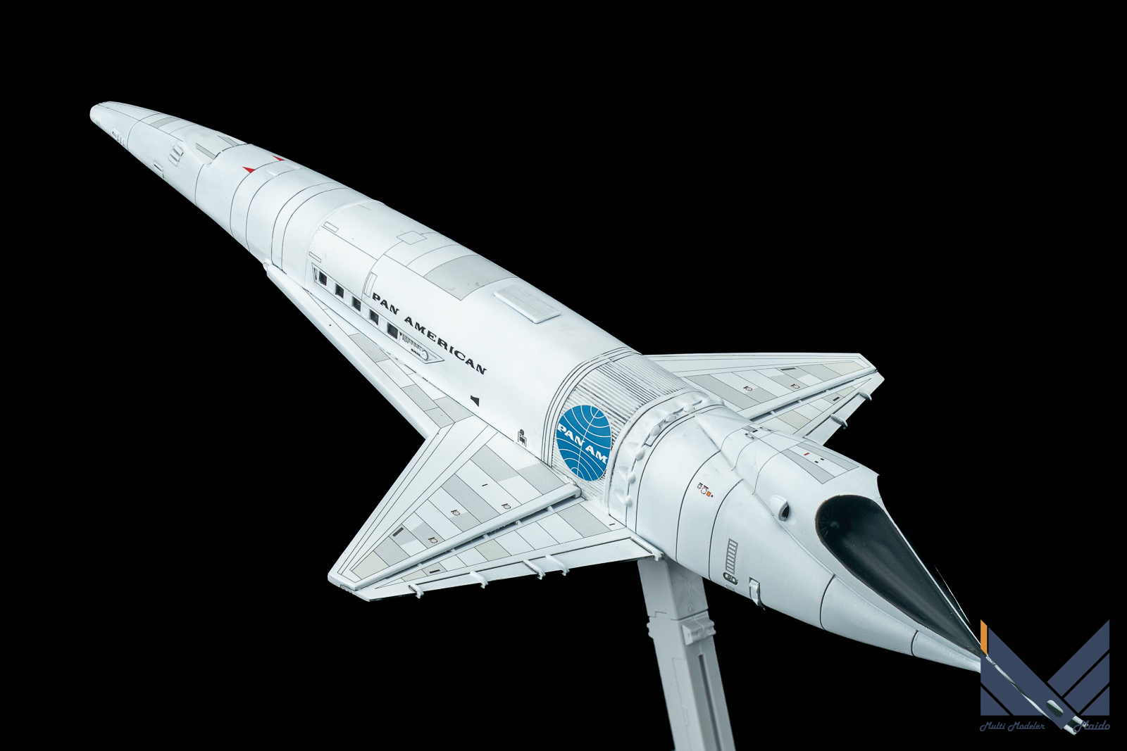 メビウスモデル　1/144　2001年宇宙の旅　スペースクリッパー　オリオン号　プラモデル　完成品