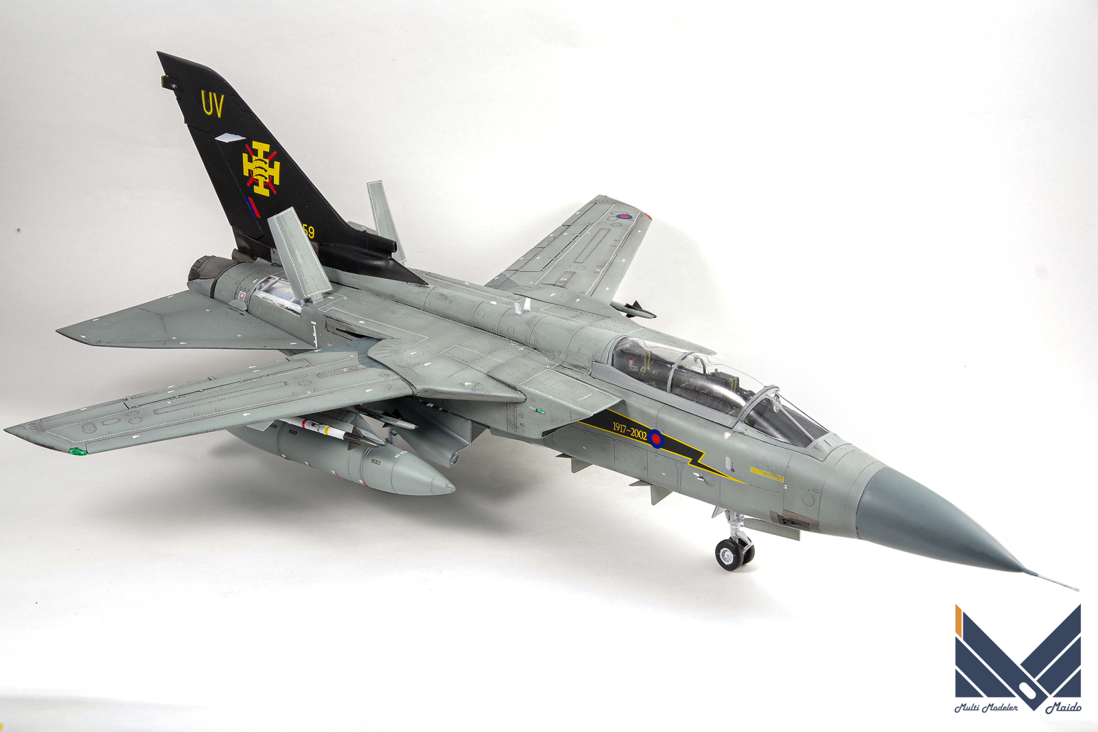 ドイツレベル 1/48 トーネードF.3 完成品 Revell Tornado ADV 完成品