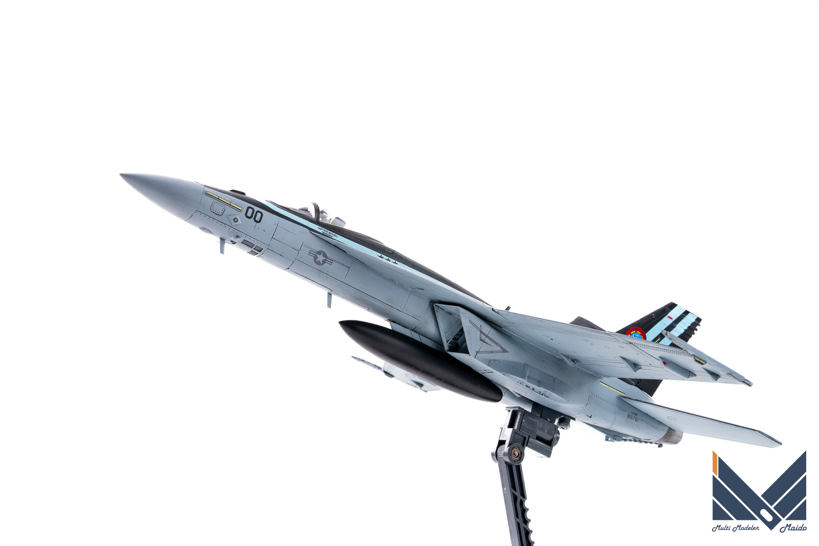 ハセガワ　1/72 F/A-18E　スーパーホーネット　プラモデル　トップガンマーヴェリック　航空学校　完成品