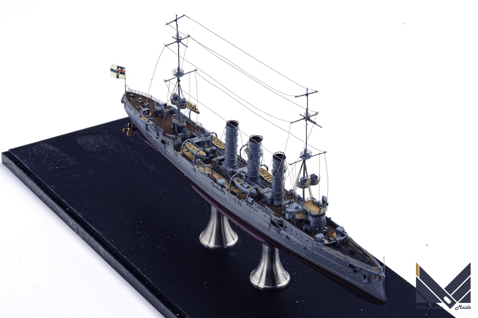 フライホーク　1/700　ドイツ海軍軽巡洋艦　エムデン　プラモデル　完成品