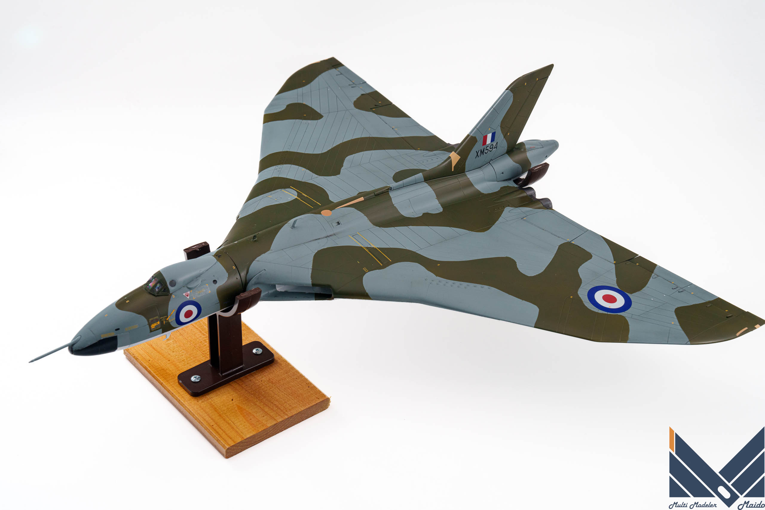 エアフィックス 1/72 イギリス空軍 アブロ バルカン プラモデル完成品