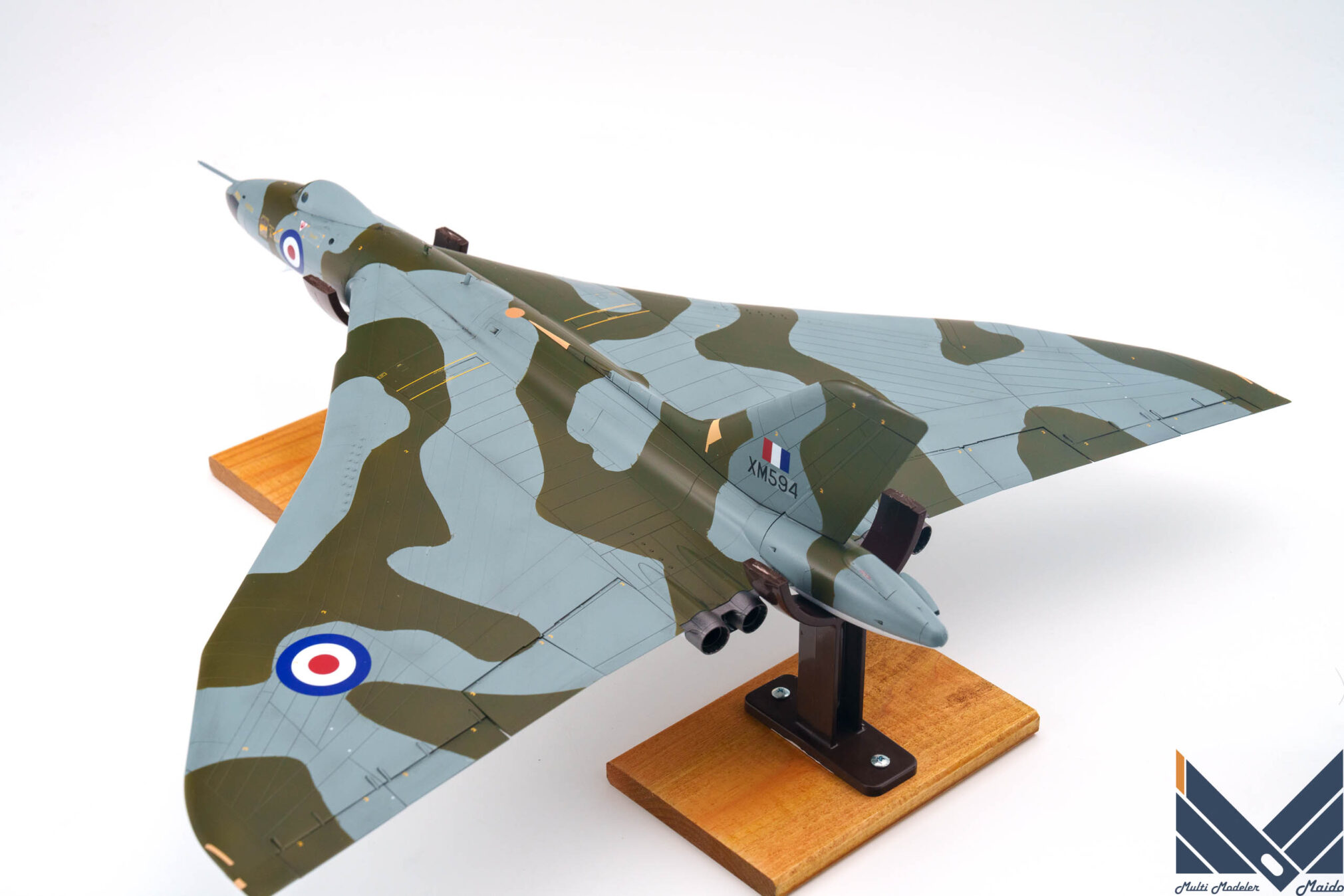 エアフィックス　1/72　イギリス空軍　アブロ　バルカン　プラモデル　完成品