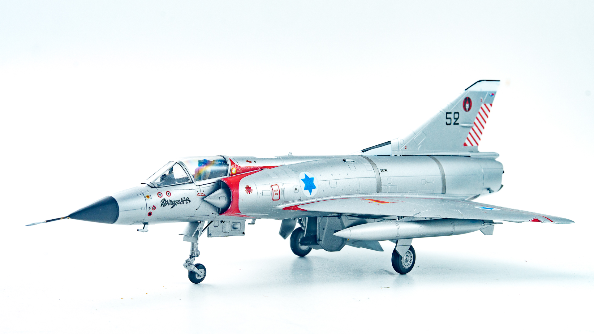 スペシャルホビー　1/72 ミラージュⅢCJ　プラモデル完成品