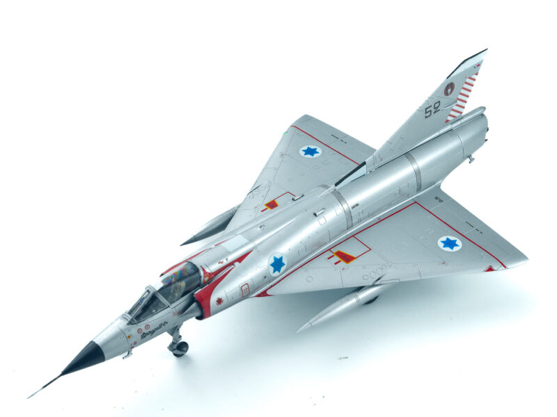 スペシャルホビー　1/72 ミラージュⅢCJ　プラモデル完成品