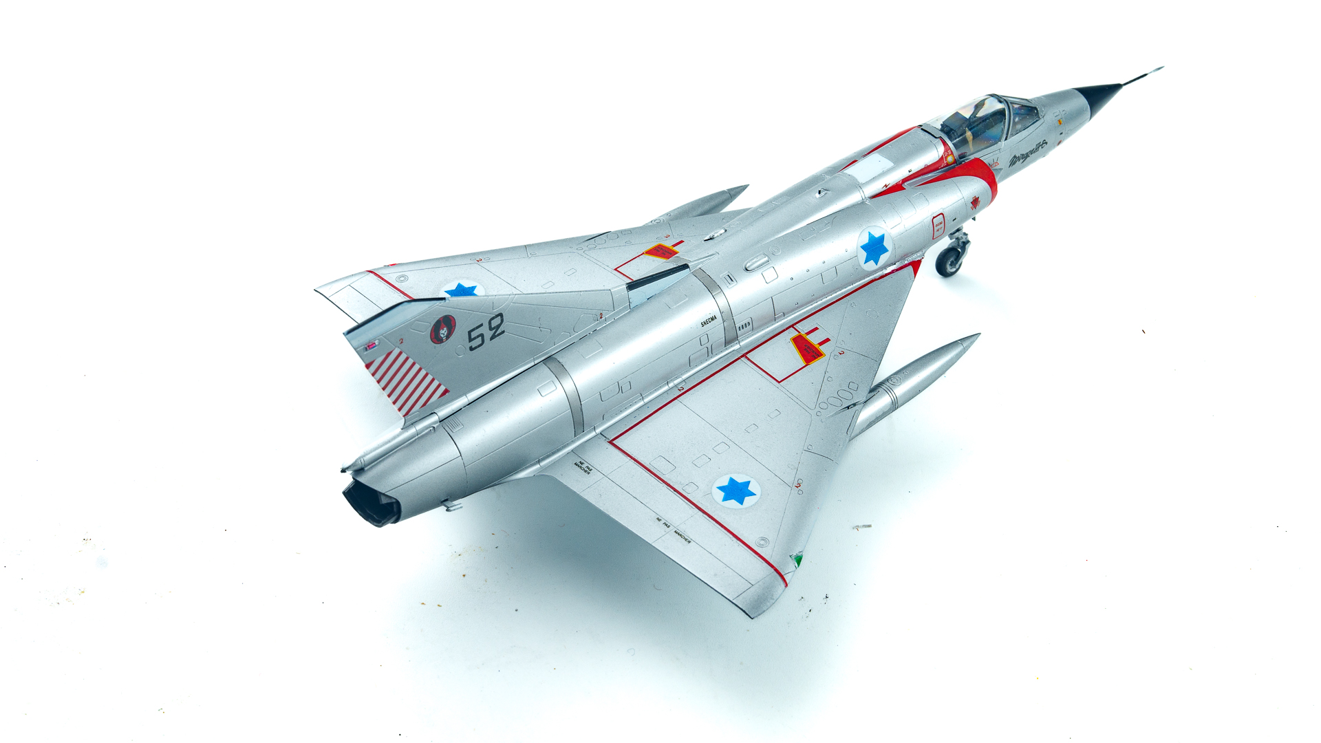 スペシャルホビー　1/72 ミラージュⅢCJ　プラモデル完成品