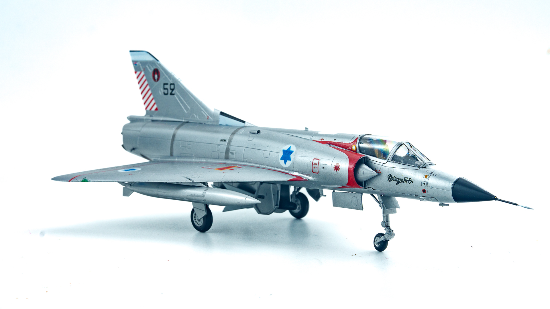 スペシャルホビー　1/72 ミラージュⅢCJ　プラモデル完成品