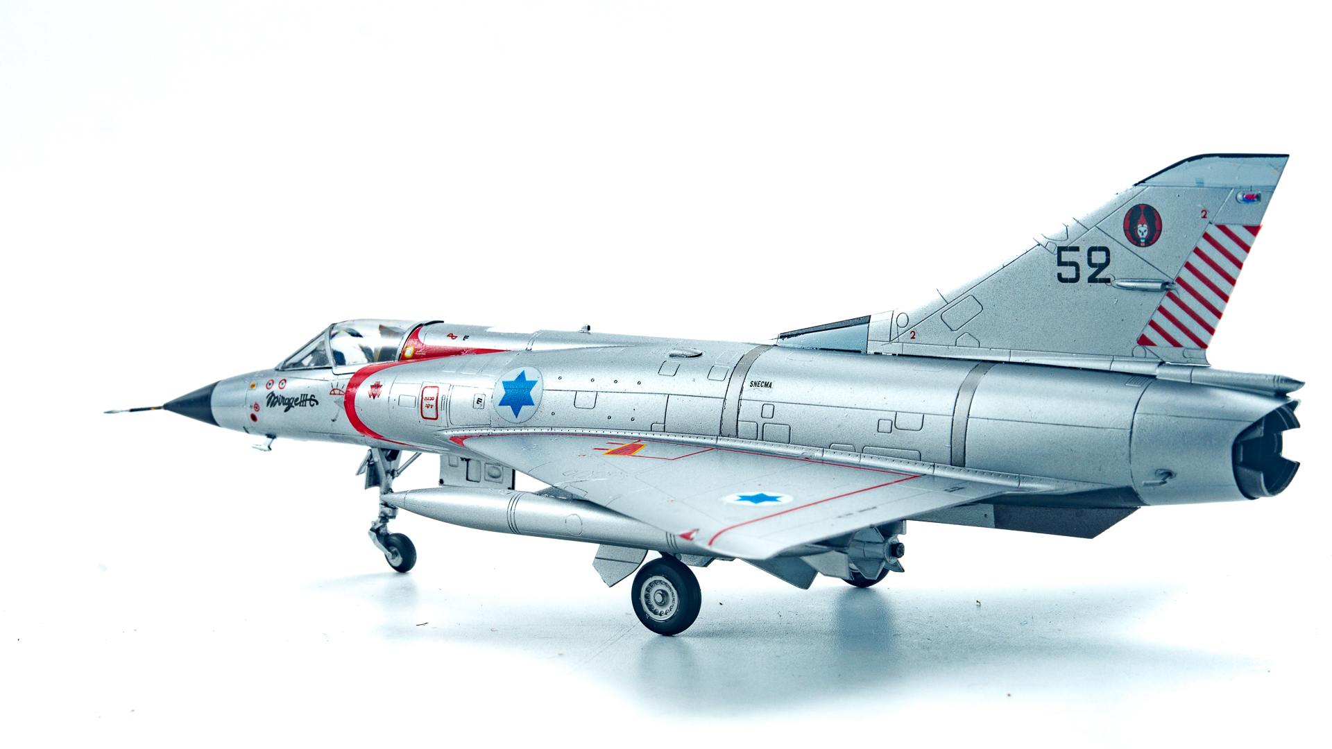 スペシャルホビー　1/72 ミラージュⅢCJ　プラモデル完成品