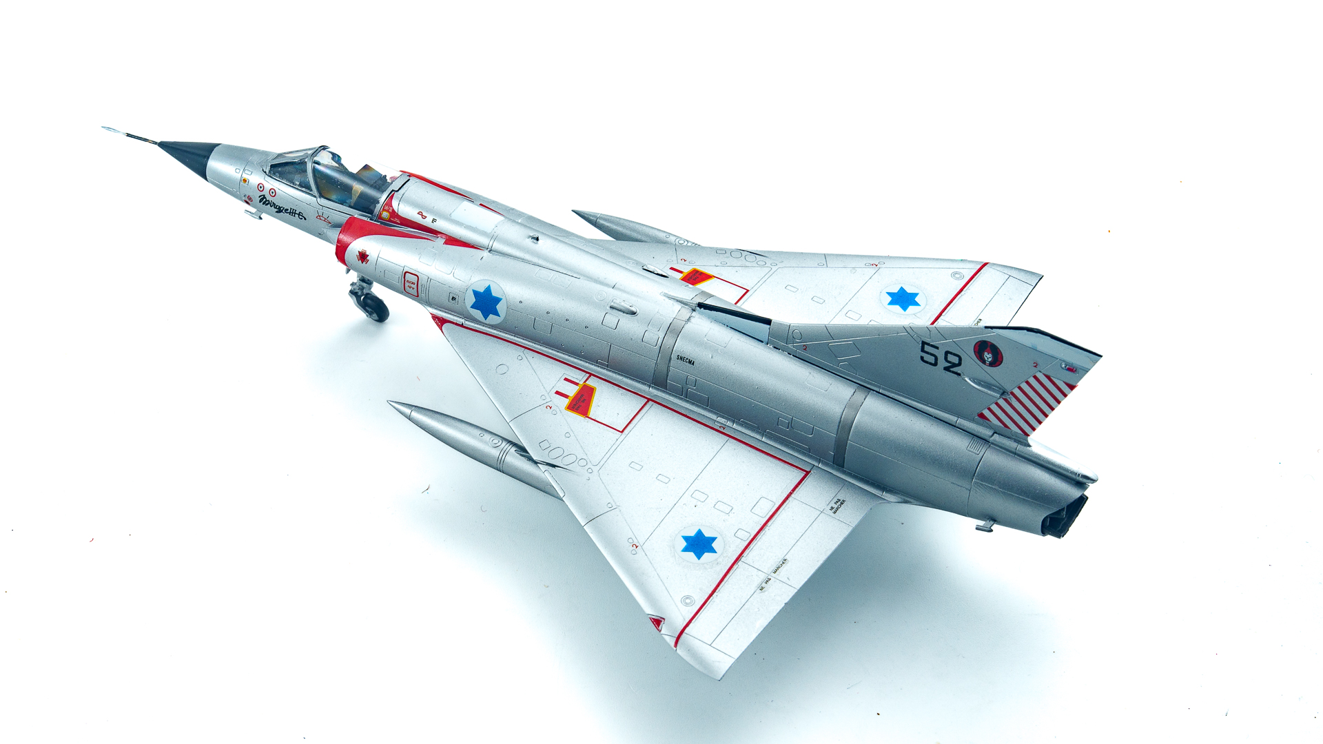 スペシャルホビー　1/72 ミラージュⅢCJ　プラモデル完成品