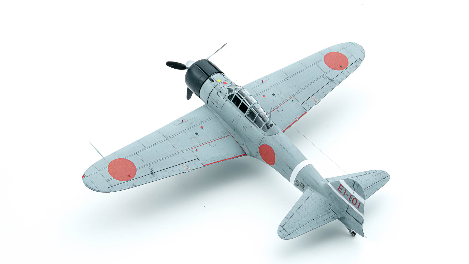 エデュアルド　1/48 零式艦上戦闘機二一型　プラモデル　完成品