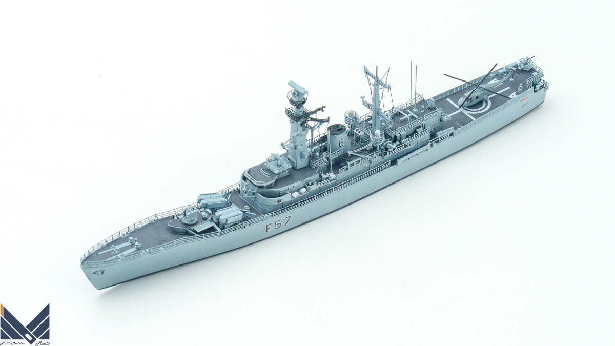 スターリングモデル 1/700 イギリス海軍リアンダー級フリゲート アンドロメダ 完成品