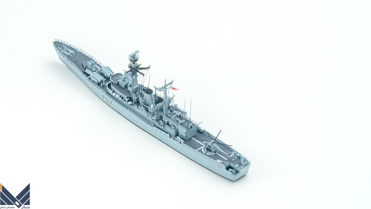 スターリングモデル 1/700 イギリス海軍リアンダー級フリゲート アンドロメダ 完成品