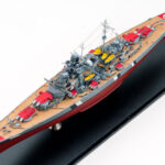 フライホーク　1/700　ドイツ戦艦　ビスマルク　プラモデル　完成品