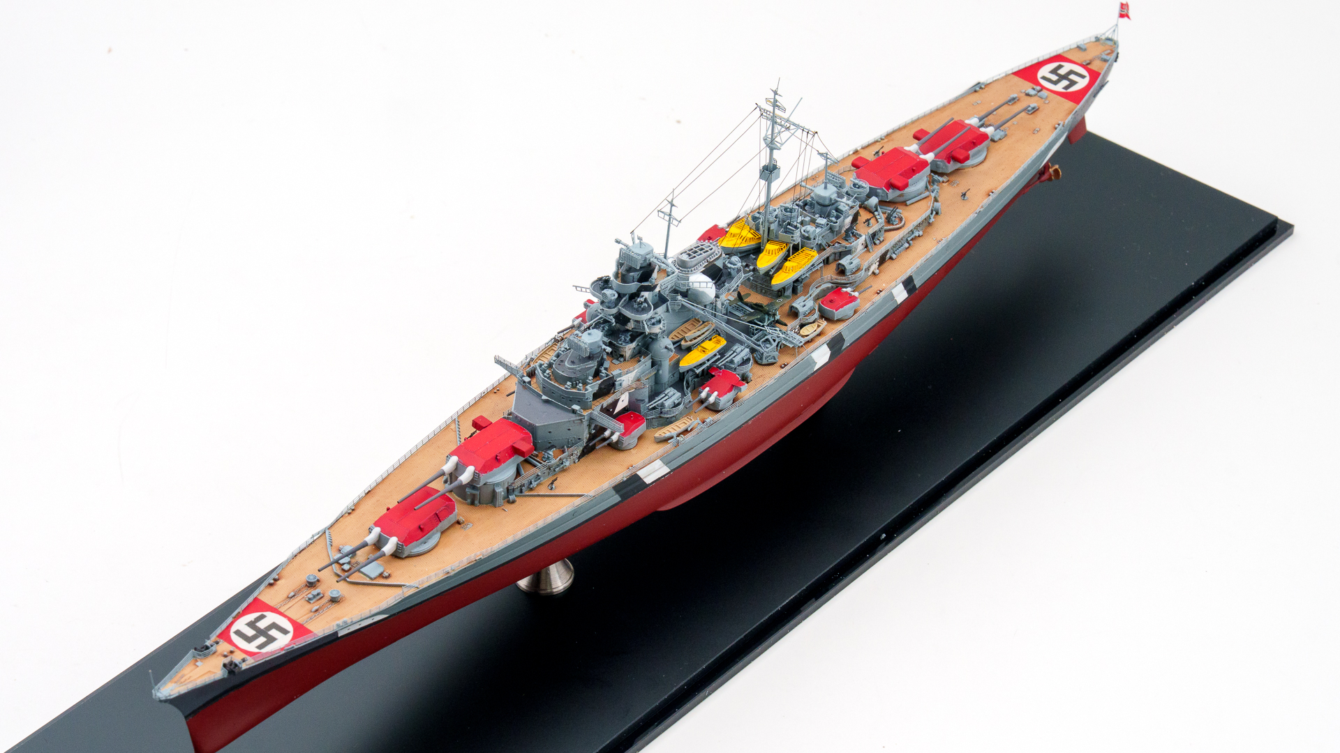 フライホーク　1/700　ドイツ戦艦　ビスマルク　プラモデル　完成品